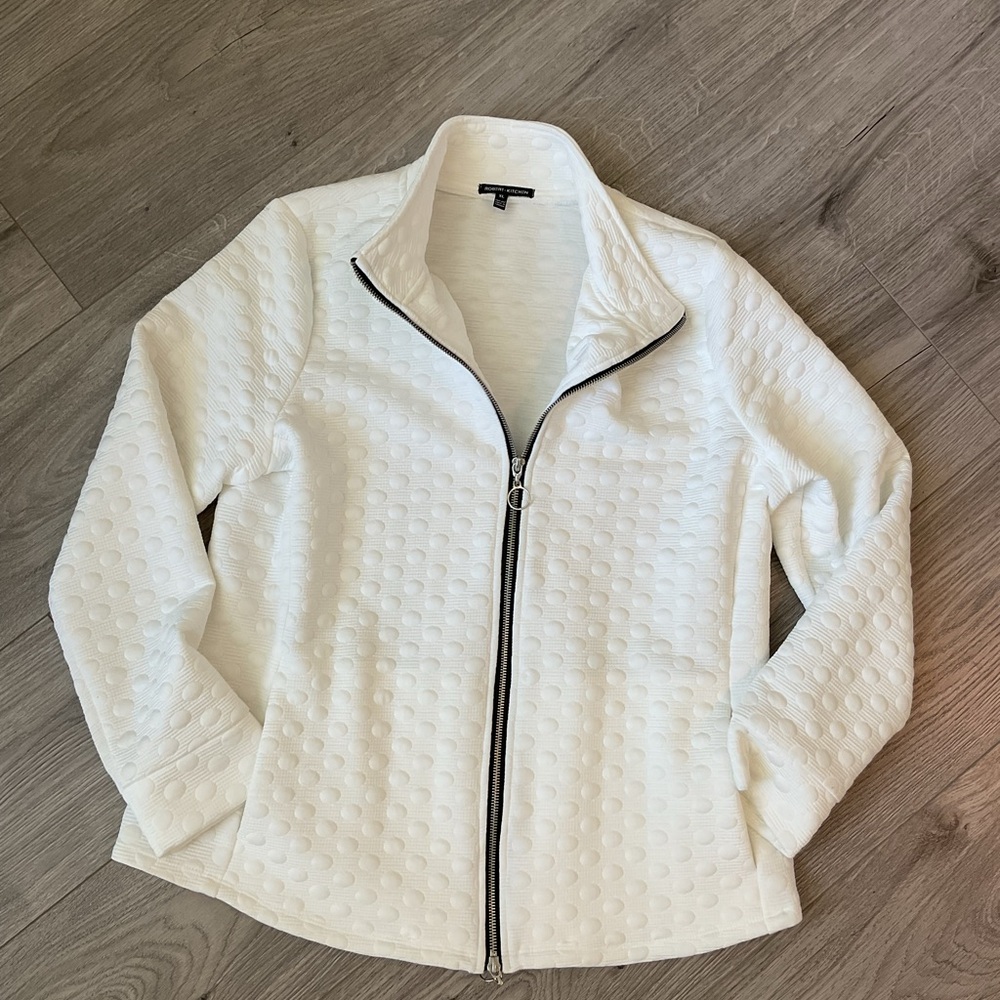 Robert Kitchen Elegant White Circle Quilted Zip up Jacket .